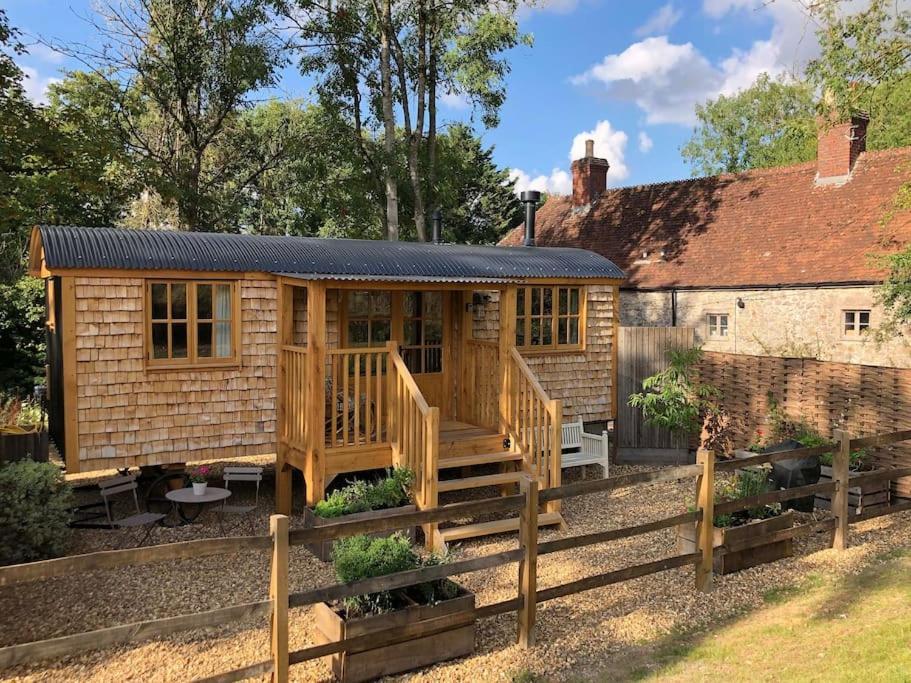 Апартаменты The Walnut Wagon In The Heart Of Mells. Фроум Экстерьер фото